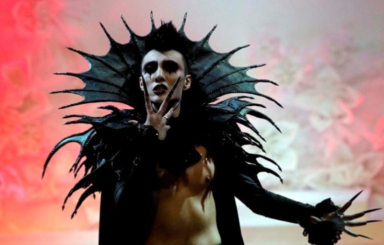 Безумства подиумной моды (12 фото)