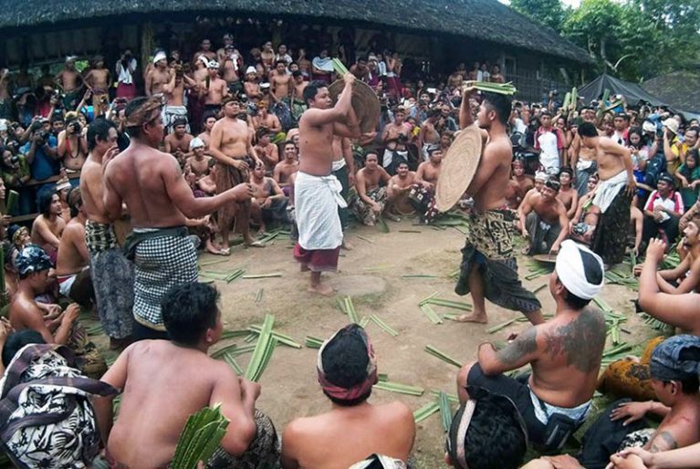 5 самых необычных свадебных церемоний