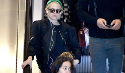 Звезды, которых сложно заметить в толпе прохожих (14 фото)