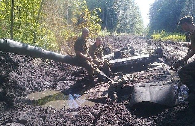 Некоторым танкистам не помешают дополнительные уроки вождения (17 фото)