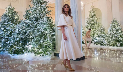 Мелания Трамп показала, как украсила Белый дом к Рождеству