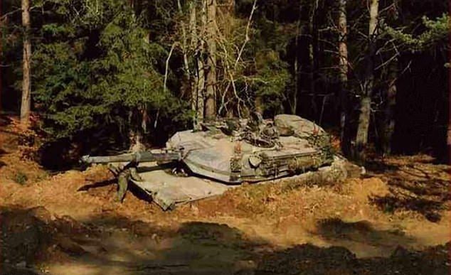 Некоторым танкистам не помешают дополнительные уроки вождения (17 фото)