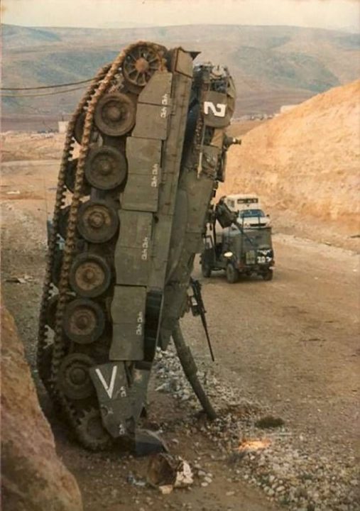 Некоторым танкистам не помешают дополнительные уроки вождения (17 фото)