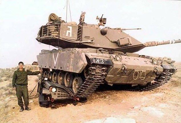 Некоторым танкистам не помешают дополнительные уроки вождения (17 фото)