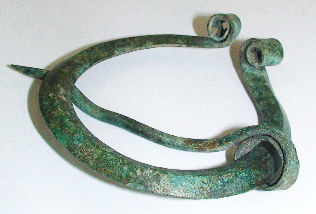 Все о брошках