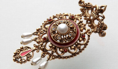 Все о брошках