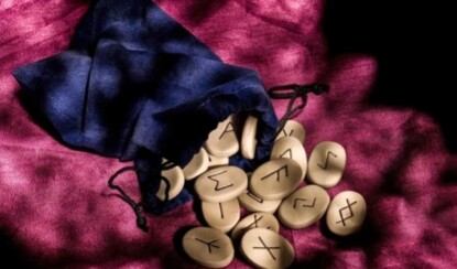 Онлайн-гадание на рунах. Мне в 95% дает верные предсказания