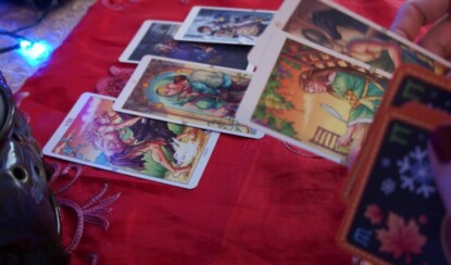 Таро 4 карты — Скучает ли он, что нам мешает, его чувства ко мне, будем ли мы вместе