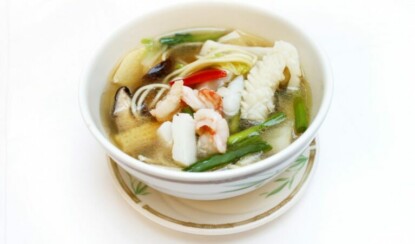 Яичный суп с морепродуктами