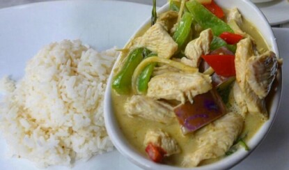 Как приготовить зеленое карри с курицей: тайский рецепт