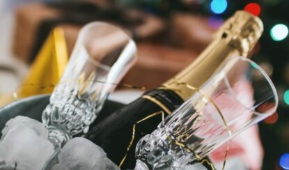 Вот как можно целый год есть свежий мед и в то же время помочь пчелам легко перезимовать.