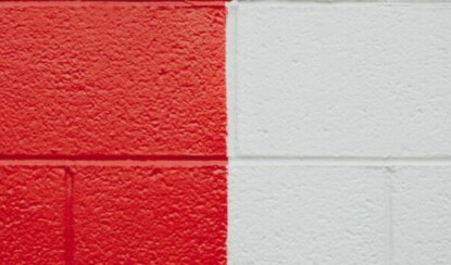 Секреты пятновыводителей: как удалить пятна красного вина из шелка