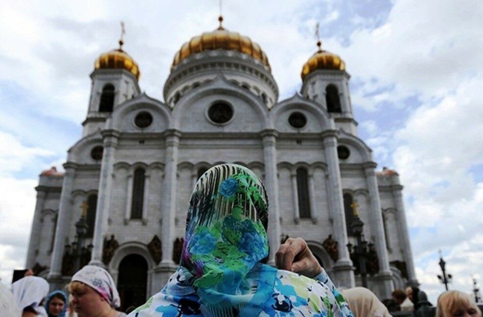 Как правильно креститься: традиции и советы для православных христиан